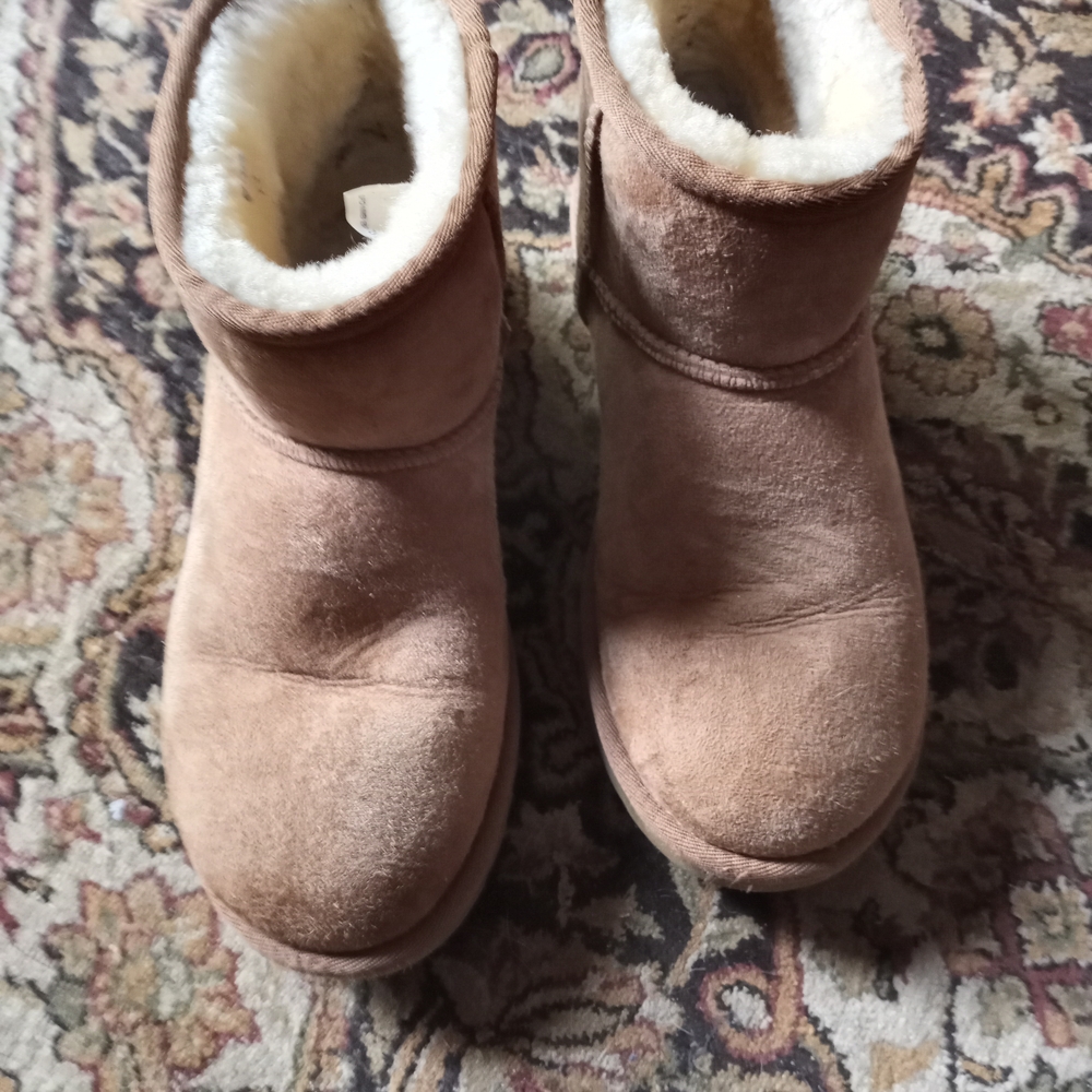 UGG Classic Tan Winter Boots